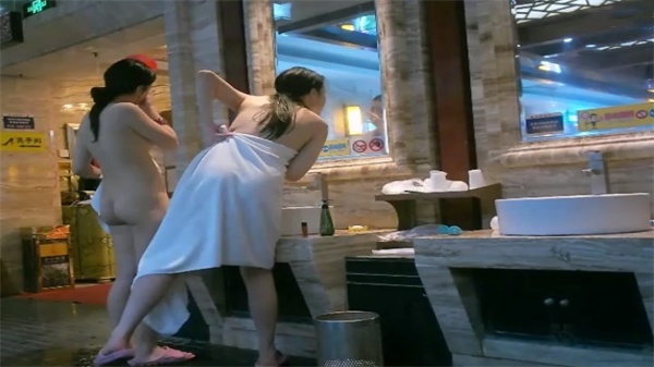 【偷窥视角】温泉女浴场淋浴浸泡区内部流出!美女湿身香艳沐浴实拍