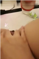 沙发撅臀穴特写!细腰翘臀跪姿诱惑,完美身材嫩穴尽收眼底